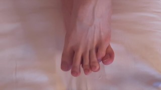 河ヰの爪先。クリームぬりぬり。