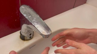 The guy glued me on the bus and blew me for a blowjob