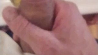 piss in the sink - desperate pee