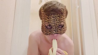 Young gay slut make blowjob to banana wishing that it will be your hard dick (FoodPorn)