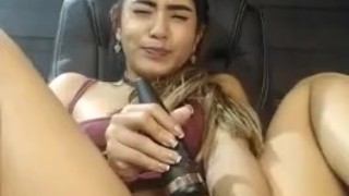 masturbandose sola en casa