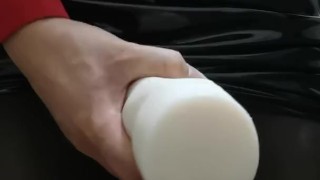 红衣黑裙加黑丝，闪亮性感，一下子就射了，爽！！