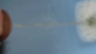 【個人撮影・おしっこ】おしっこ動画　デカチン　お漏らし　変態素人　日本人