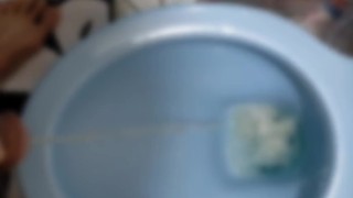 【個人撮影・おしっこ】おしっこ動画　デカチン　お漏らし　変態素人　日本人
