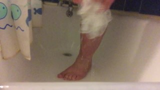 feet cleanin clip