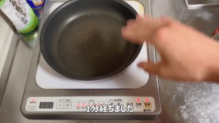 熱々のフライパンにおしっこすると.......　おしっこのASMR　個人撮影　放尿　自撮り　ノンケ　JapaneseGay Japanese Piss Pee