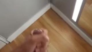 HETERO DOTADO GOZANDO NO ESPELHO DO PROVADOR