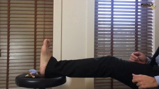 AN UNEXPECTED FRIENDSHIP - MY TINY FOOT WORSHIPER - MANLYFOOT - MACROPHILIA- FOOT FETISH 🦶