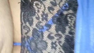 Que rico me follo a mi puta con tanga y liguero