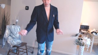 Maolo mega ripped tight buns hunk exposes cock & jerks!