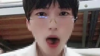 イケメンメガネ男子のチョコペロ！咀嚼音ちゅぱちゅぱ！046