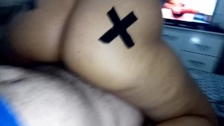 nagtapon ng semilya sa loob ng kanyang puke habang nanonood ng porn, umutot na tumutulo ang semilya