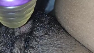 No sabía cómo utilizar el vibrador pero tenía muchas ganas de masturbarme 
