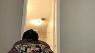 Pressure piss from the queen 