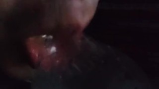 素人/個人撮影　寂しい独り身の彼は、物欲しそうにペットボトルを舐めて自分を慰めます　ASMR