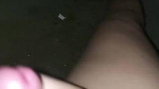 Isang mabilis na pasabog Ng tamod Bago maligo