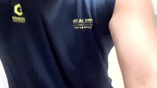 ガチムチラガーマンの練習後のオナホセンズリ