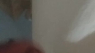 Me masturbo mientras me baño