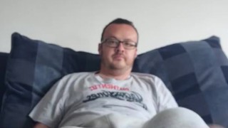 Worship my feet and toes and cum for me