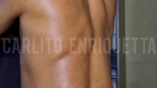 REBOLANDO DE CALCINHA ENFIADA NO CU