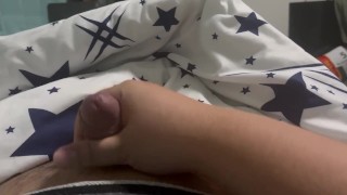 25歳の太った男のおちんちんが勃起するまでの過程を接写！