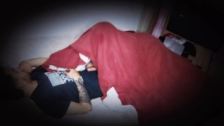 Despierto a mi pareja con una mamada de regalo