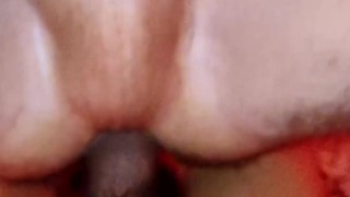 Macho peludo cabalgando verga gruesa de latino a pelo