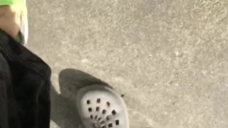 アパートの階段の直前でこっそりチンポ出して、部屋に入ってからしまいました。ちょっとドキドキしました。