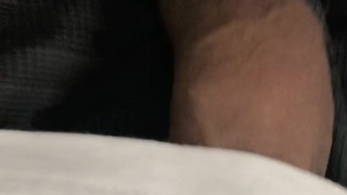アパートの階段の直前でこっそりチンポ出して、部屋に入ってからしまいました。ちょっとドキドキしました。