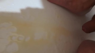 asmr: guy pissing in the bath 