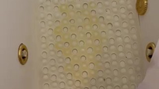 Piss in the bath tub 