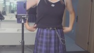 伪娘 // 公厕露出玩飞机杯，结果秒射