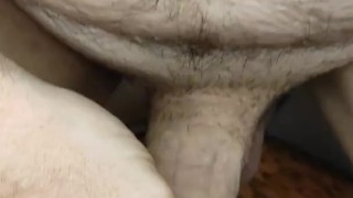 JERKING OFF MY HUGE COCK UNTIL I CUM