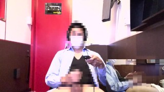 男子大学生がオナニーをする