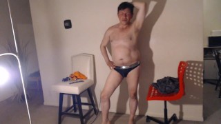 California Hunk Gets Naked & Jerks His Boner!