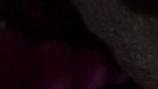 Jugando a escondidas con mi vagina y un juguete