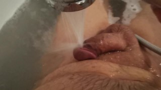 Shower and cum without hand