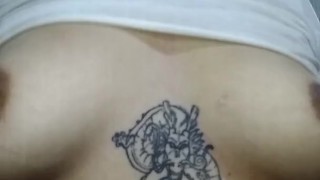Quiero que se te pare bien la verga 7u7 me pongo lub en las tetas