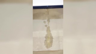 Vergón mexicano frotando su verga se saca la leche