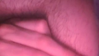 Je joue avec mon plug anal chaque soir