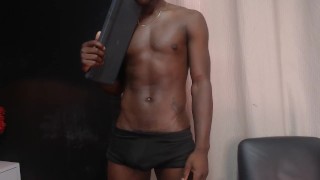 ven y conoceme, rico hombre de chocolate con verga grande