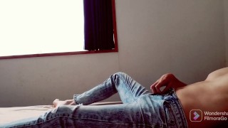 イケメン　オナニーで興奮して、精子が我慢できない