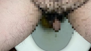 【包茎】朝一で出す黄色い特濃おしっこ