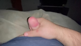 Quick rub, huge cumshot, in bed