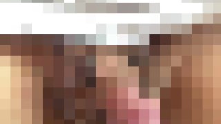 激しく手コキして白いの出す