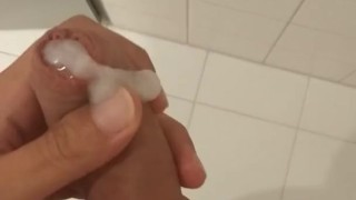 Small penis fag jercks off