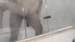 Amateur teen gets fucked in the bathtub standing and loaded by stranger / Eating and pounding pussy