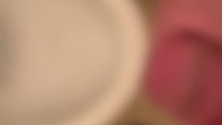 トイレでオナニーwow