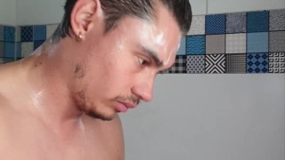 En el baño del hostal