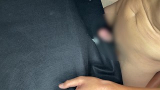 パソコン台に擦りつけオナニー